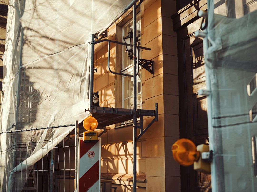 Scaffolding at a construction site in Arkansas where OSHA cited a specialty trade contractor for 1926.451 violations